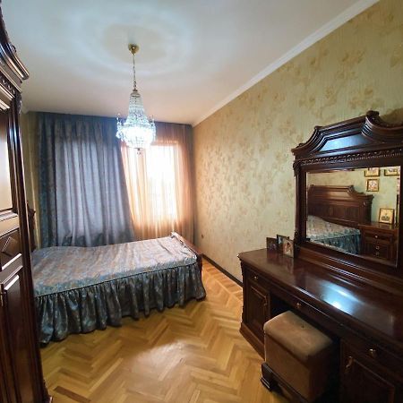 Большая Четырехкомнатная Квартира С Двумя Балконами У Моря В Центре Сухума,В Абхазии Suhumi Exterior foto