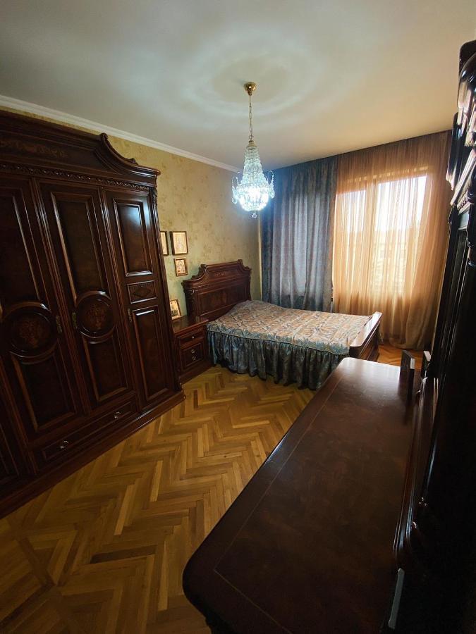Большая Четырехкомнатная Квартира С Двумя Балконами У Моря В Центре Сухума,В Абхазии Suhumi Exterior foto